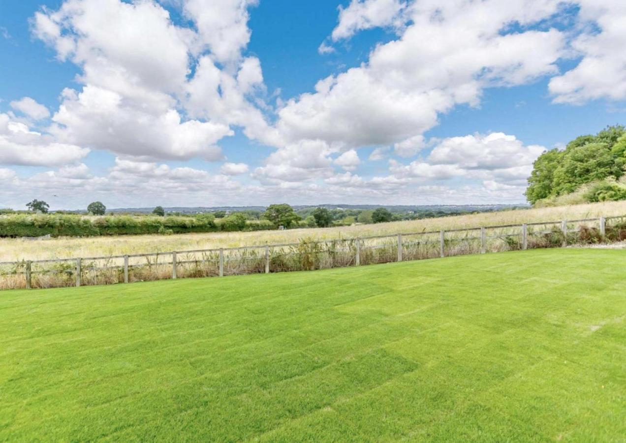 Fawn Cottage Disabled Adapted 3 Bedroom Hot Tub Coughton Exterior photo